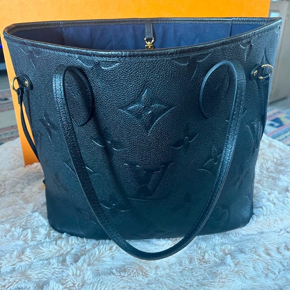 Louis Vuitton Neverful MM - Picture 7 of 17